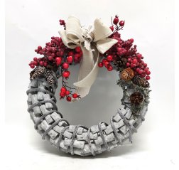 Wreath with cones and berries-thumbnail