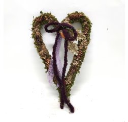 Moss heart wreath with cones and acorns-thumbnail