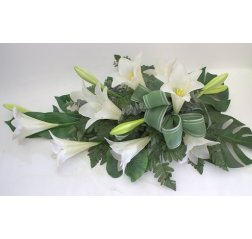 Hautalaite valkoisista liljoista-thumbnail